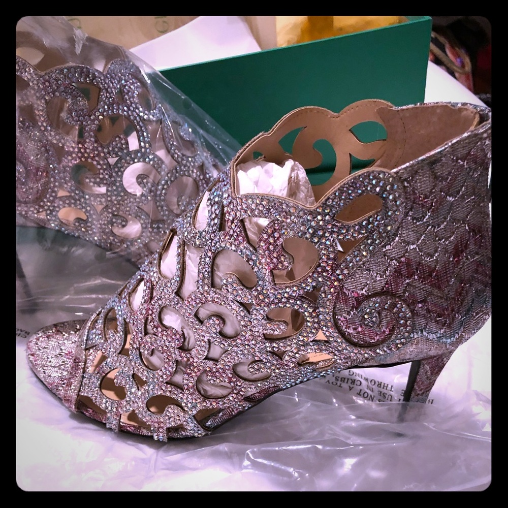J Renee’ open toe evening heels